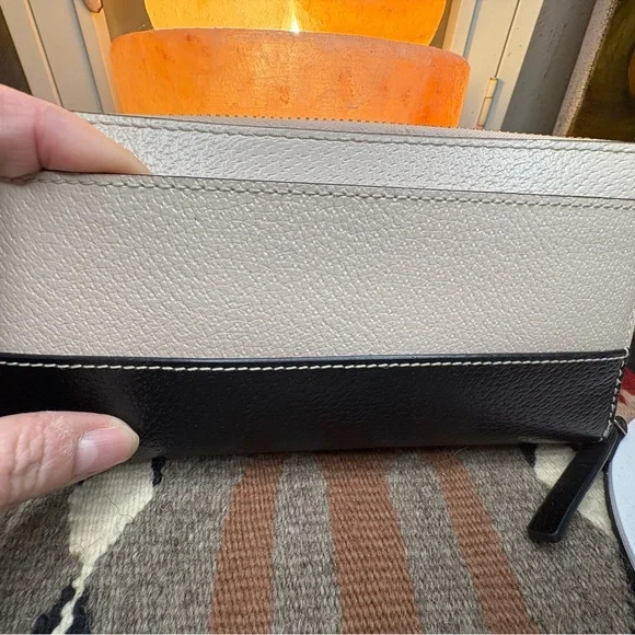 Kate Spade Black and Cream Wallet - Picture 4 of 16